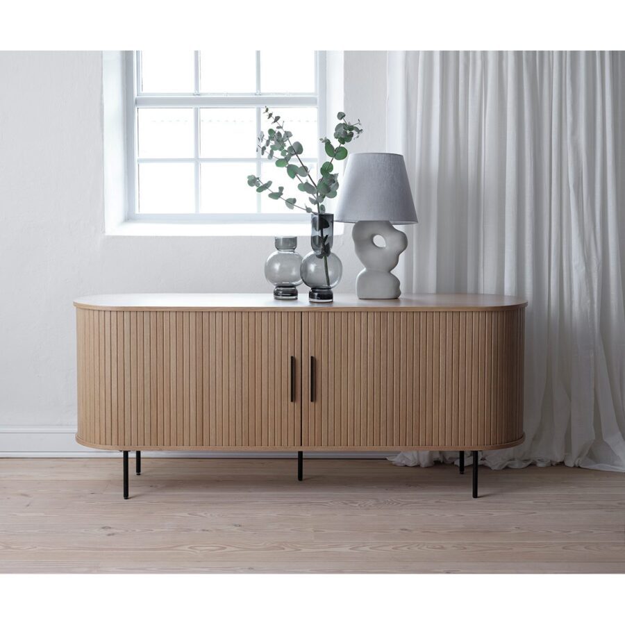 Trendstore Uriel Sideboard 180 cm mit Holzlamellen in Eiche natur - Wohnbeispiel