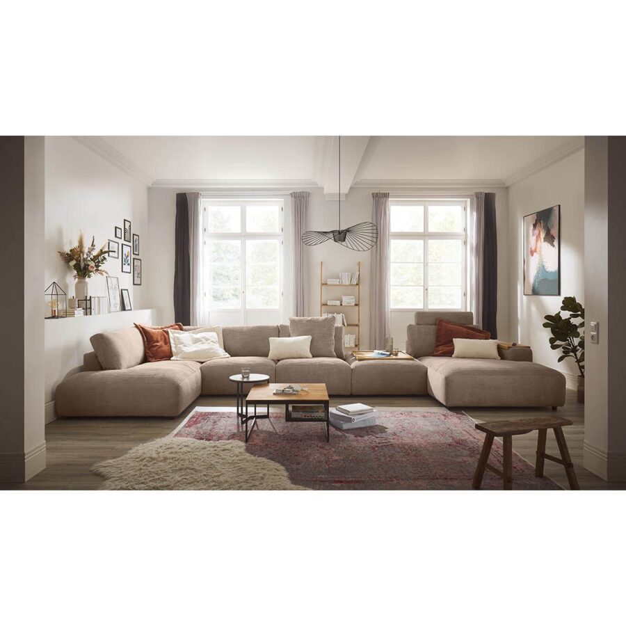 gallery-m-lucia-wohnlandschaft-zwischenhocker-longchair-rechts-bezug-cord-taupe-wohnbeispiel