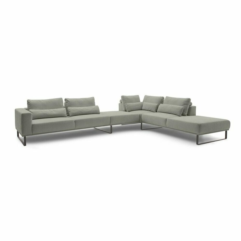 Musterring JustB! Ecksofa mit Zwischenhocker Ottomane rechts Strukturgewebe Yelda light grey Metallkufe schwarz matt schräg