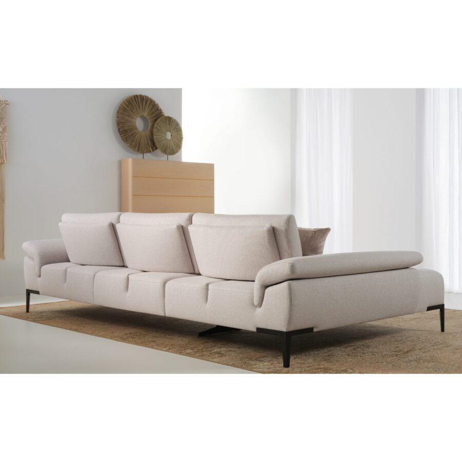 Rom Wave Ecksofa in Bezug Wembley Angora mit manueller Sitztiefenverstellung und klappbaren Armlehnen, Wohnbeispiel