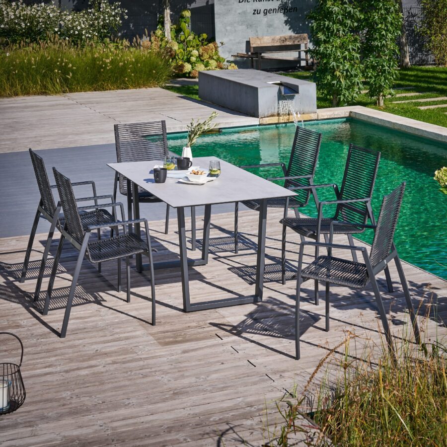 CASA DOMA Mineo/Falerna Gartenmöbel-Set 7-tlg., Gestelle Edelstahl anthrazit, Rope anthrazit, Armlehne Aluminium-Einlage schwarz, Kufentisch 160×90 cm mit HPL-Tischplatte