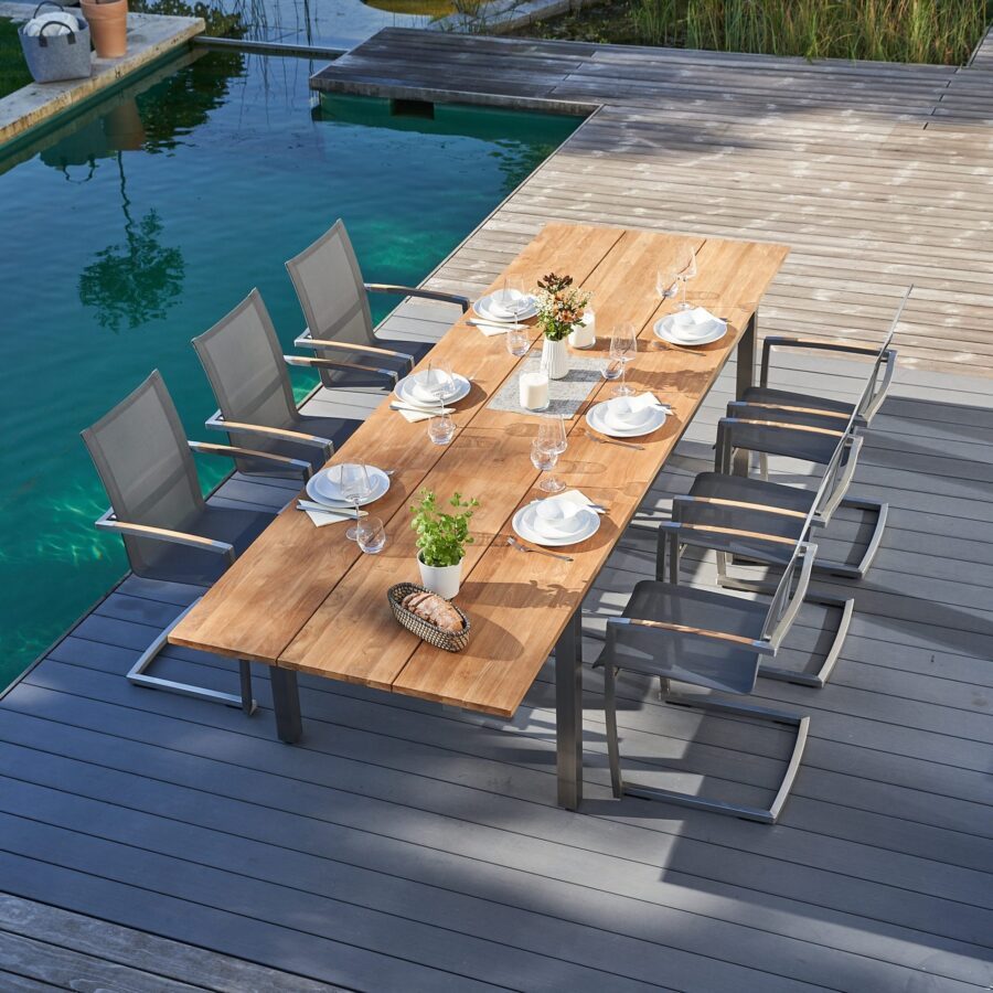 CASA DOMA Mineo/Varano Gartenmöbel-Set 7-tlg., Gestelle Edelstahl gebürstet, Sitzfläche Textilgewebe Sunproof® Sling schwarz/silber, Armlehnen Teak, Ausziehtisch mit Tischplatte Teak 210/310×100 cm