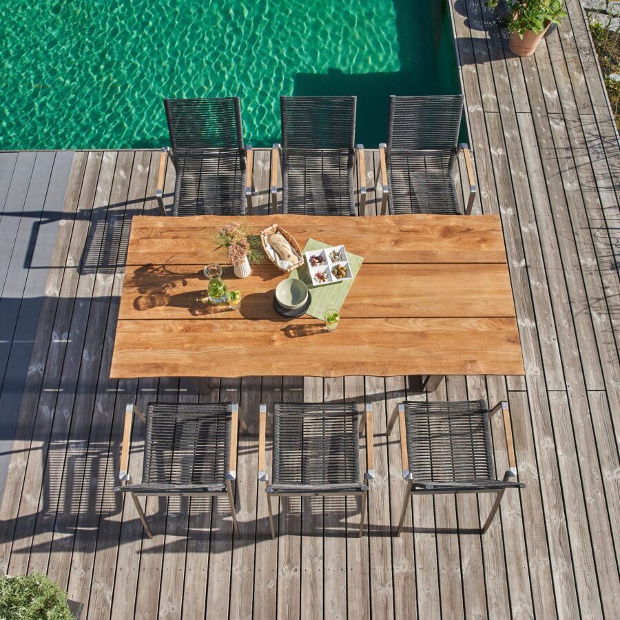 CASA DOMA Mineo/Falerna Gartenmöbel-Set 7-tlg., Gestelle Edelstahl gebürstet, Sitzfläche Rope anthrazit, Armlehnen Teak, Tisch 210×100 cm mit Teakplatte mit Baumkante