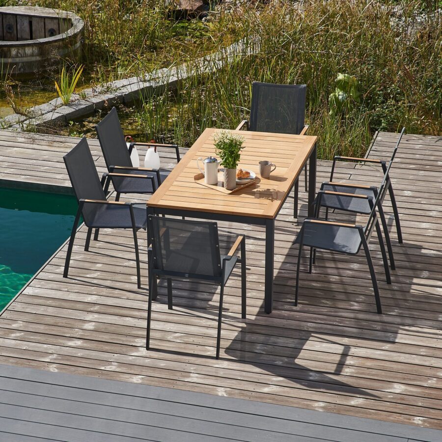 CASA DOMA Mineo/Ugento Gartenmöbel-Set 7-tlg., Gestelle Edelstahl anthrazit, Sitzfläche Sunproof® Sling schwarz/silber, Armlehnen Teak, Tischplatte Teak, 160/220×90 cm