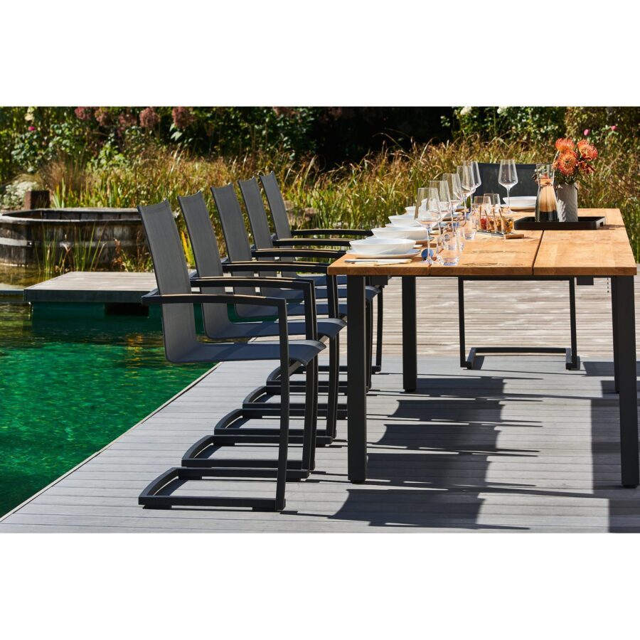 CASA DOMA Mineo/Varano Gartenmöbel-Set 7-tlg., Gestelle Edelstahl anthrazit, Sitzfläche Sunproof® Sling schwarz-silber, Armlehnen Teak, Ausziehtisch Tischplatte Teak, 210/310×100 cm