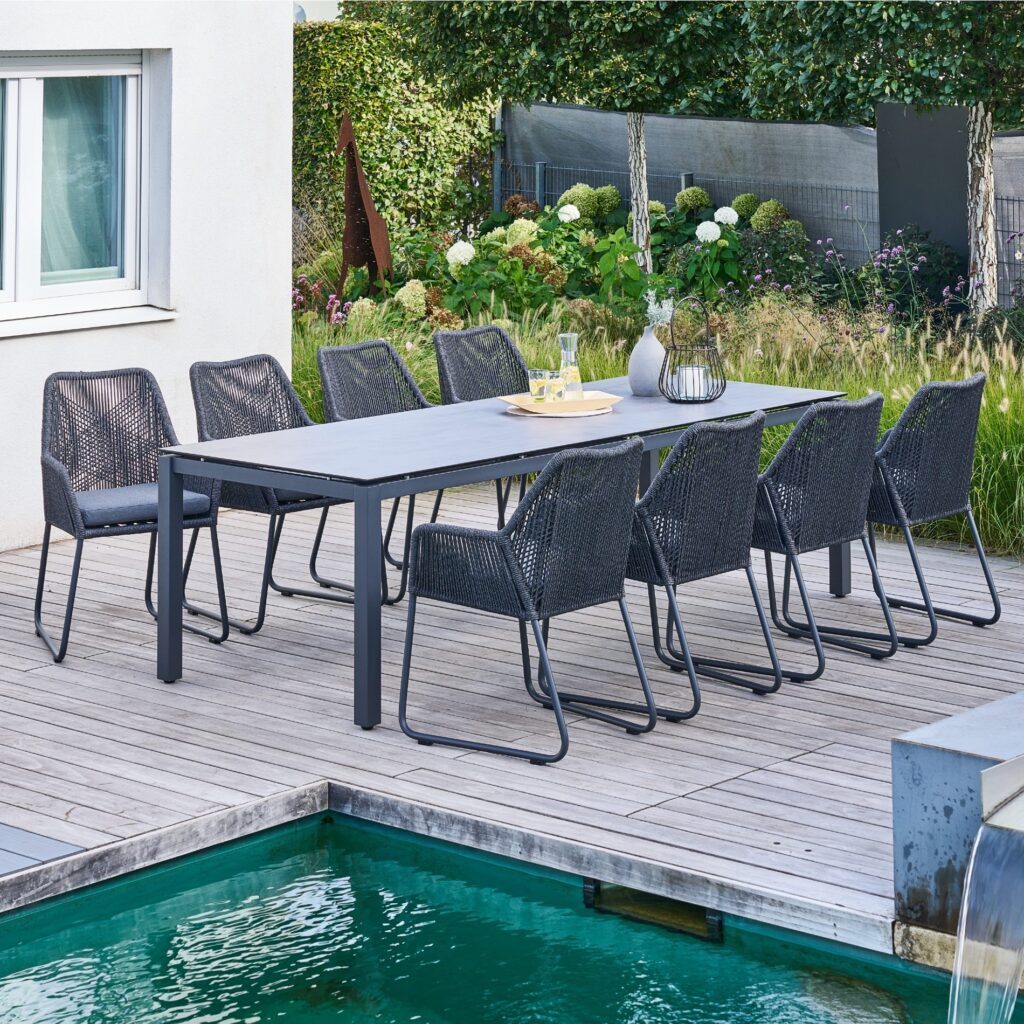 CASA DOMA Cassano/Carini Gartenmöbel-Set 9-tlg., Tisch Edelstahl anthrazit, HPL Platte chromix anthrazit, 260×100 cm, Sessel Gestell Aluminium, Sitzfläche Rope anthrazit, Sitzkissen Tuvatextil®