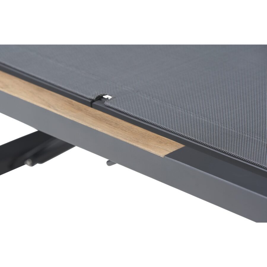 CASA DOMA Mineo Move Sonnenliege, Edelstahl anthrazit, Sunproof® Sling schwarz/silber, Detail Armlehnen Teak