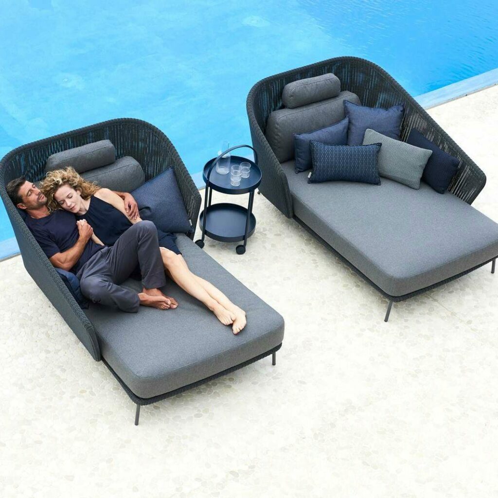 Cane-line Lounge-Set mit Daybed Mega und Servierwagen Roll